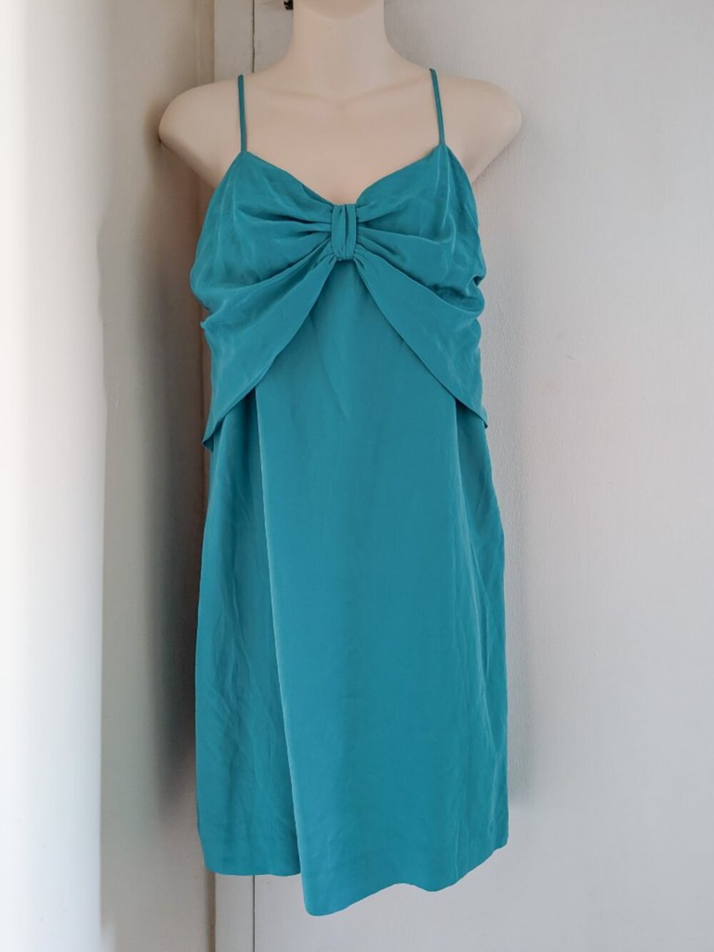 Club Monaco Silk Knot‑Detail Dress, Size 4 – Lightweight Summer Elegance